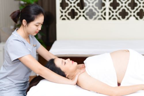 Trải nghiệm massage bầu của MC Minh Trang tại Maia
