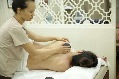 Massage bầu đem lại nhiều lợi ích cho cả bà bầu và thai nhi