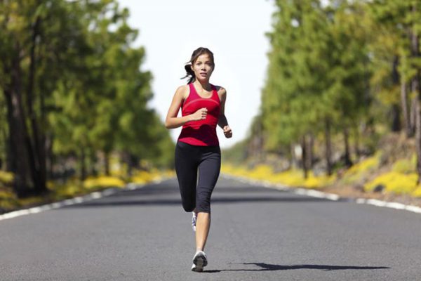 Chạy bộ giảm mỡ bụng cho nữ đúng cách