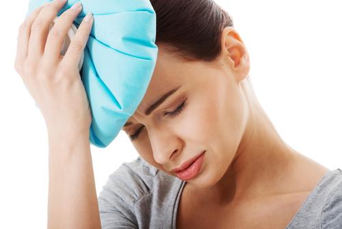 Bà bầu bị đau đầu nên làm gì?