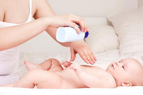 Tắm cho trẻ sơ sinh cần những gì