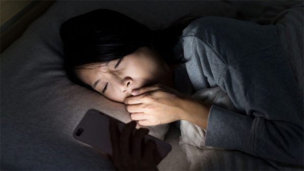Trầm cảm sau sinh gây mất ngủ phải làm sao?