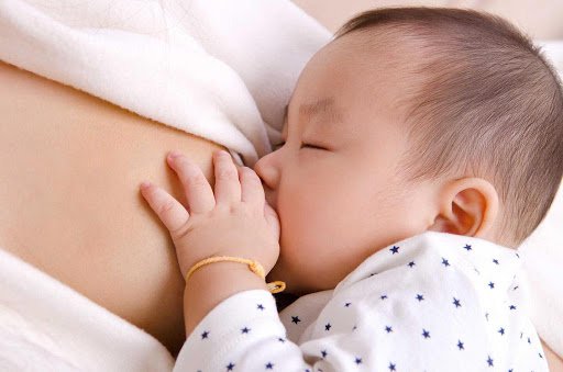 5 cách kích sữa cho mẹ bị mất sữa sau sinh