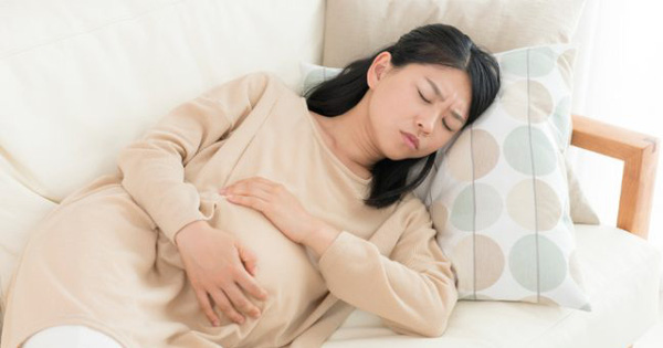 Mang thai 3 tháng giữa bị đau bụng dưới có đáng lo không?