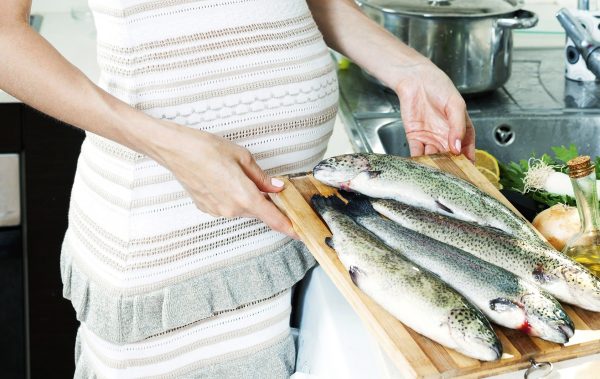 Bạn có biết bà bầu 3 tháng đầu có được ăn hải sản không?