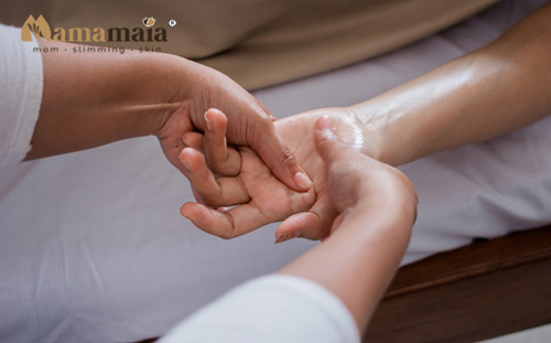 Học ngay cách massage toàn thân cho phụ nữ tại nhà